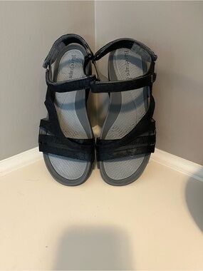 BareTraps Black Sandal with Gray Footbed